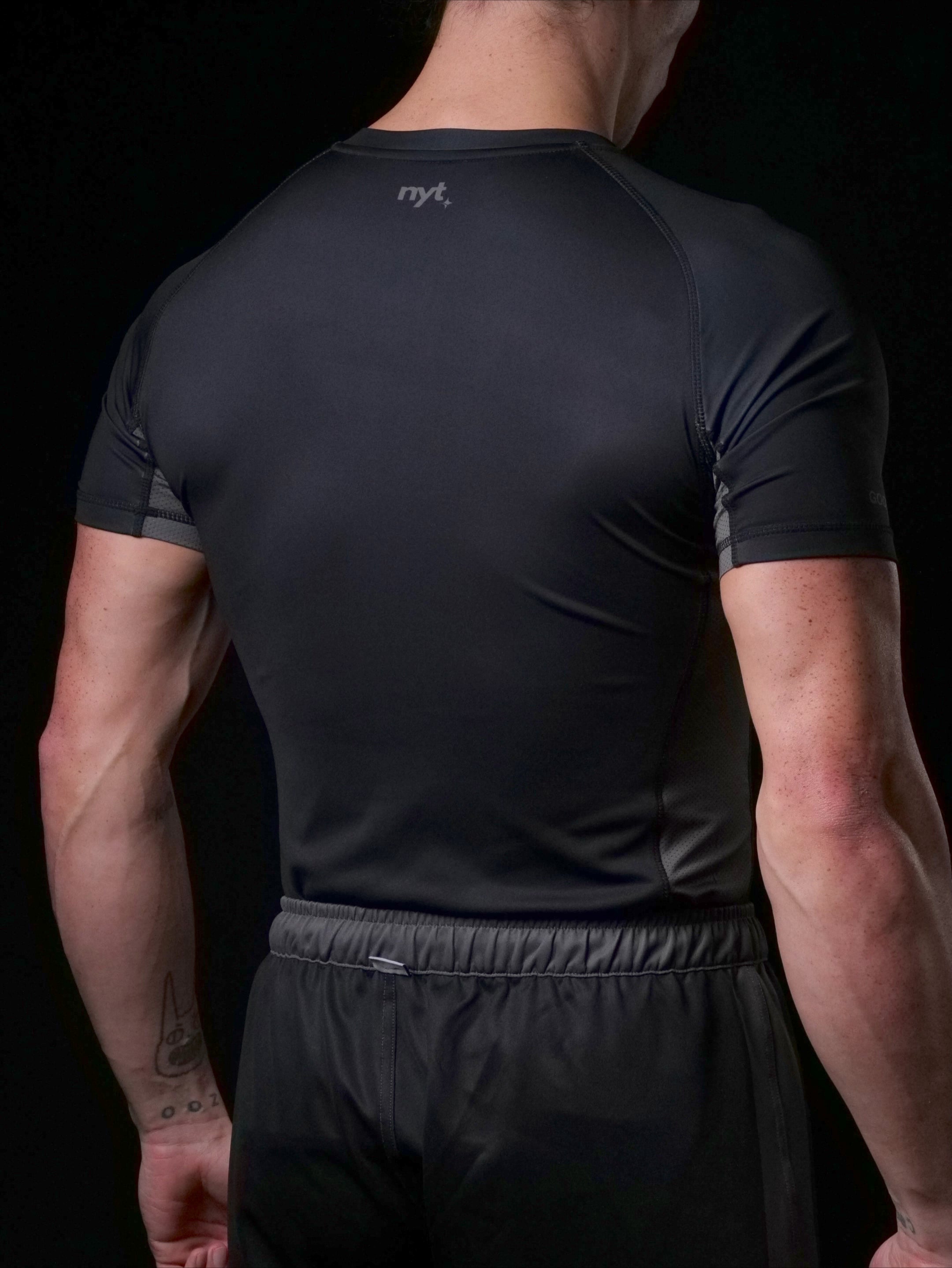 NYT Staple Series Short Sleeve Rashguard Black/Smoke