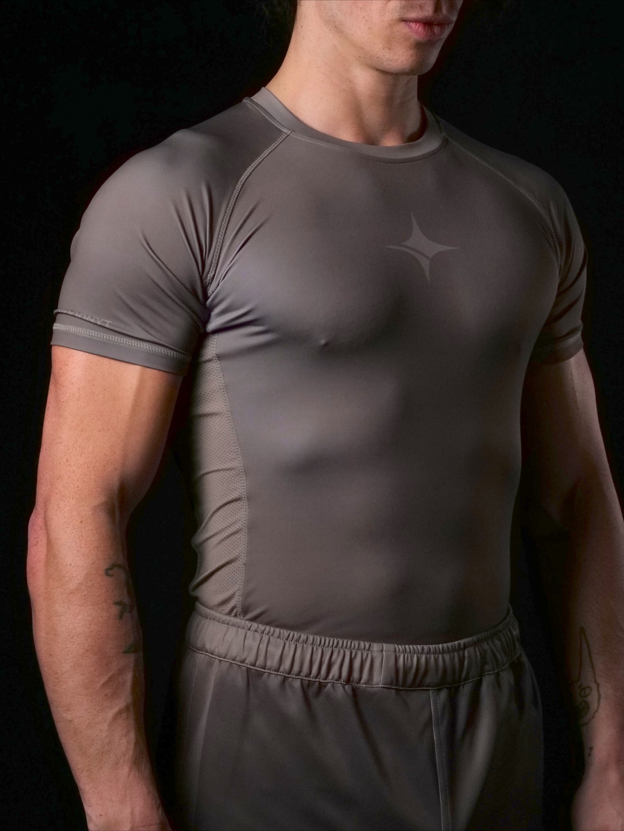 NYT Staple Series Short Sleeve Rashguard Ash/Khaki