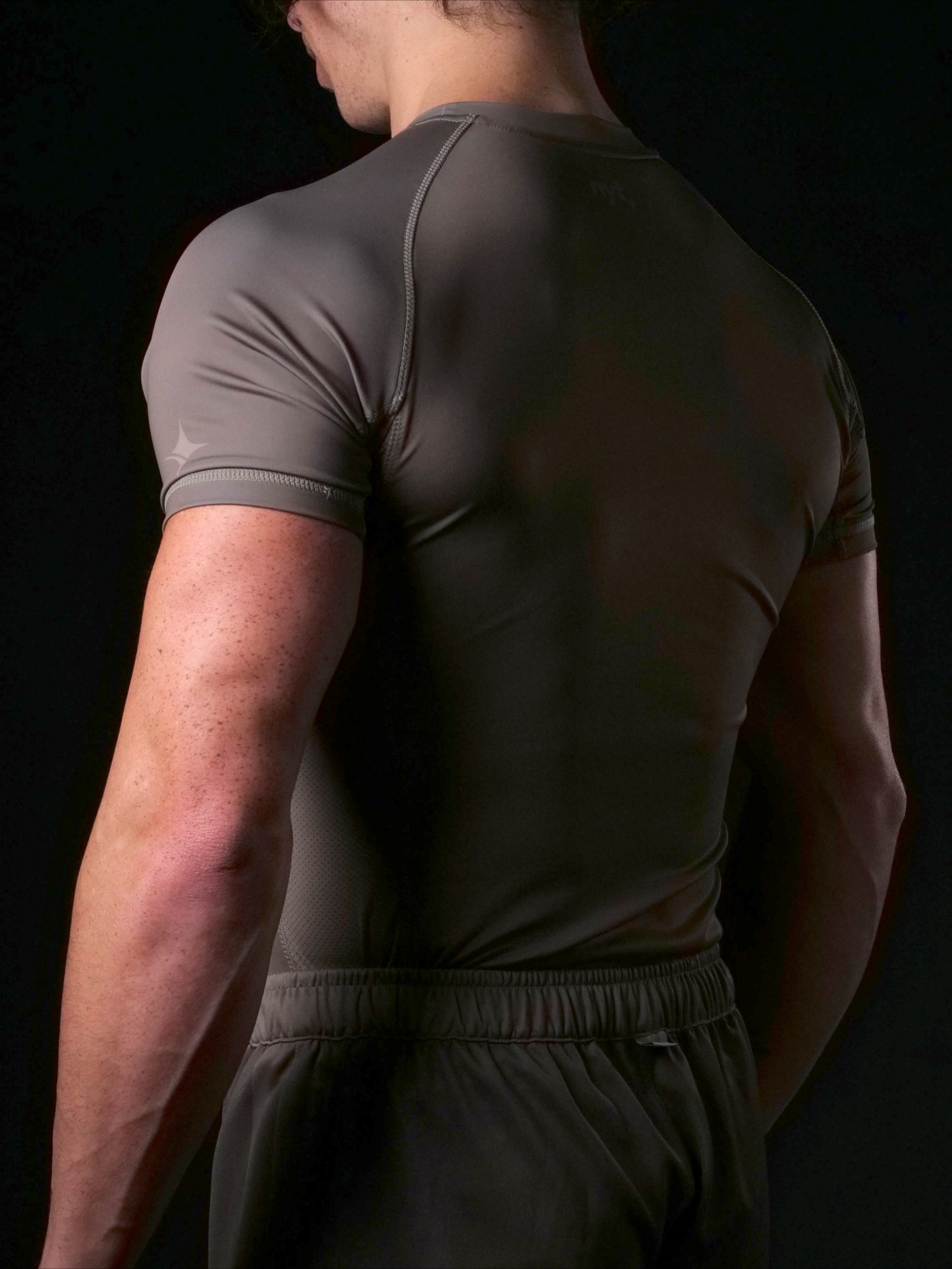 NYT Staple Series Short Sleeve Rashguard Ash/Khaki